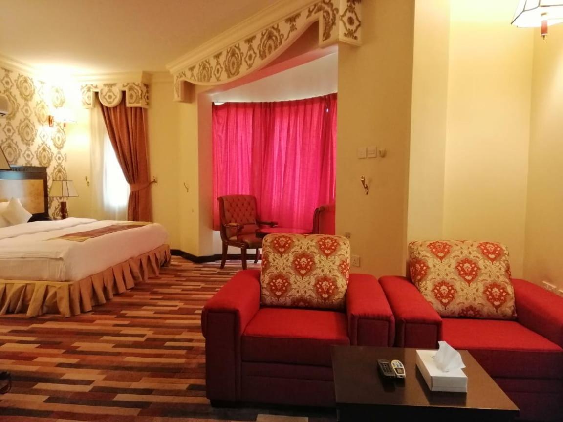 Dmas Hotel Muskat Bagian luar foto